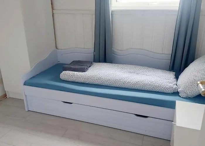 Feelhome 3 Bedroom Near
