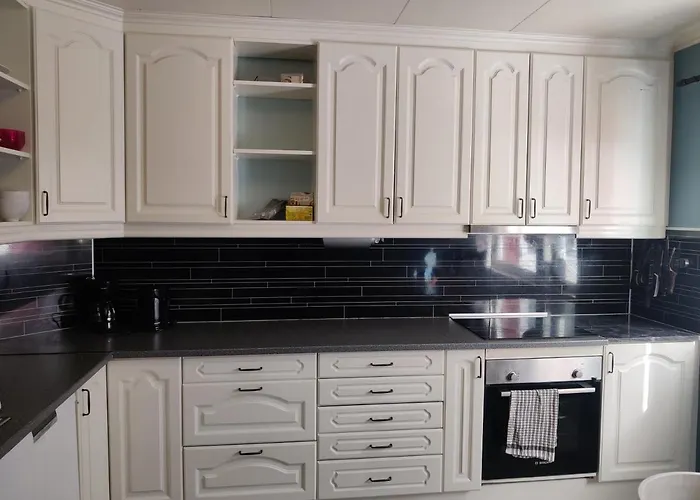 Feelhome 3 Bedroom Near Апартаменты