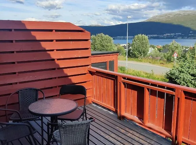 Апартаменты Feelhome 3 Bedroom Near