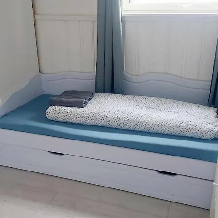 Feelhome 3 Bedroom Near