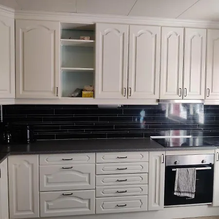 Feelhome 3 Bedroom Near Daire